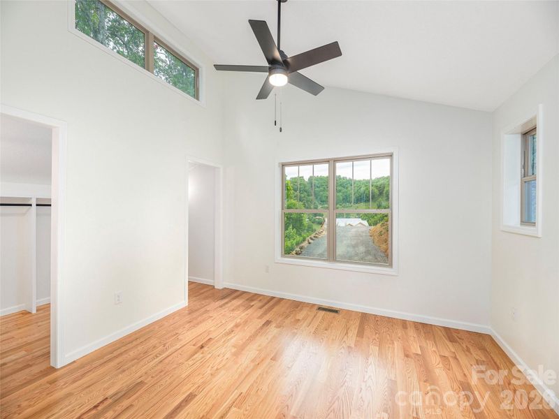 Spacious, unfurnished interior of a new home in , Waynesville (Image 26).