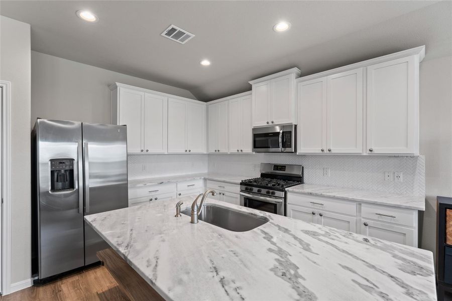 Furnished interior view inside a new home in Wedgewood Forest, Conroe (Image 6). Furnished interior view inside a new home in Wedgewood Forest, Conroe (Image 6).