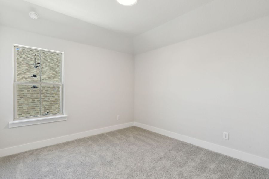 Spacious, unfurnished interior of a new home in Painted Tree Lakeside, McKinney (Image 26).