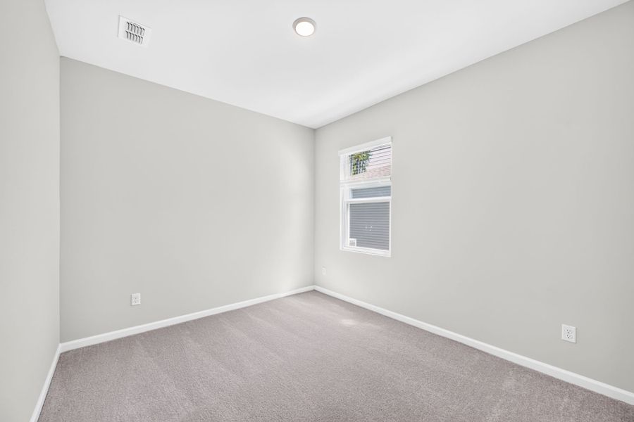 Spacious, unfurnished interior of a new home in Bradford Pointe, Summerville (Image 21).