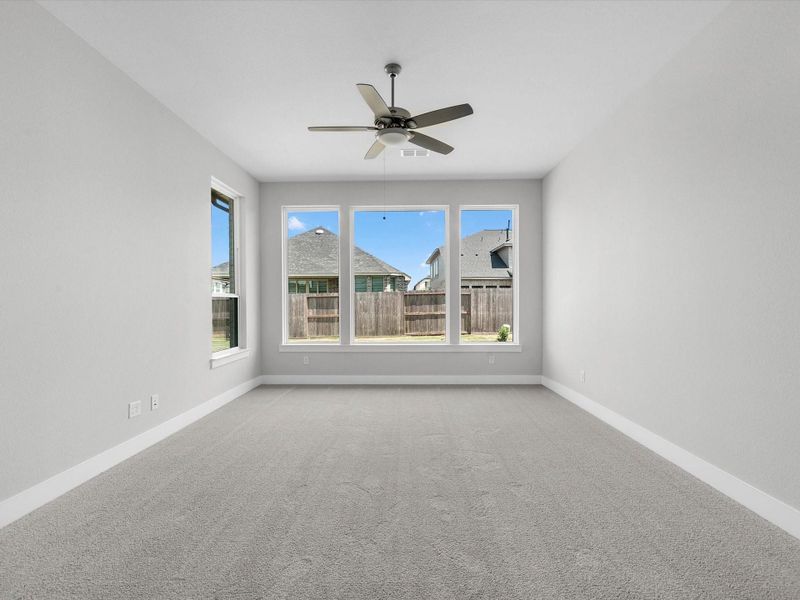 Spacious, unfurnished interior of a new home in Cross Creek Ranch 65′, Fulshear (Image 22).