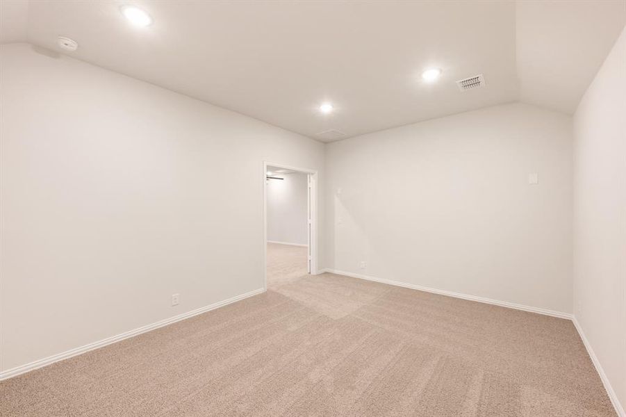 Spacious, unfurnished interior of a new home in Union Park Classic 55, Little Elm (Image 29).