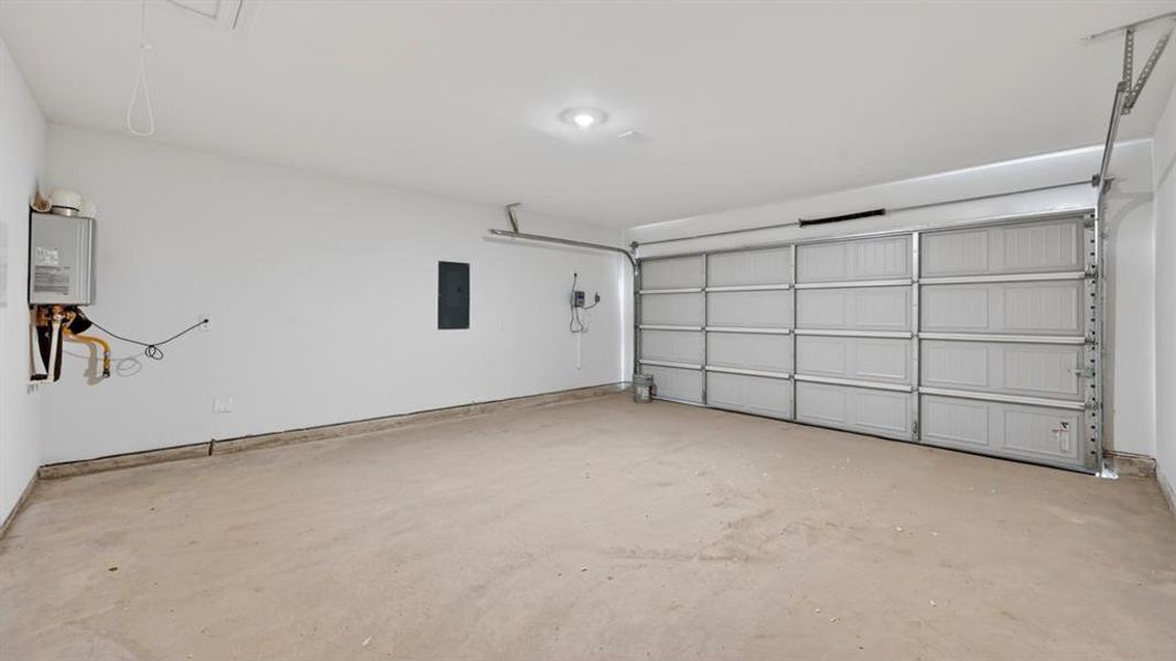 Spacious, unfurnished interior of a new home in The Hills of Sherman, Sherman (Image 23).