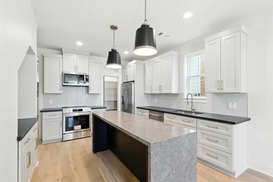 Furnished interior view inside a new home in , Galveston (Image 4).