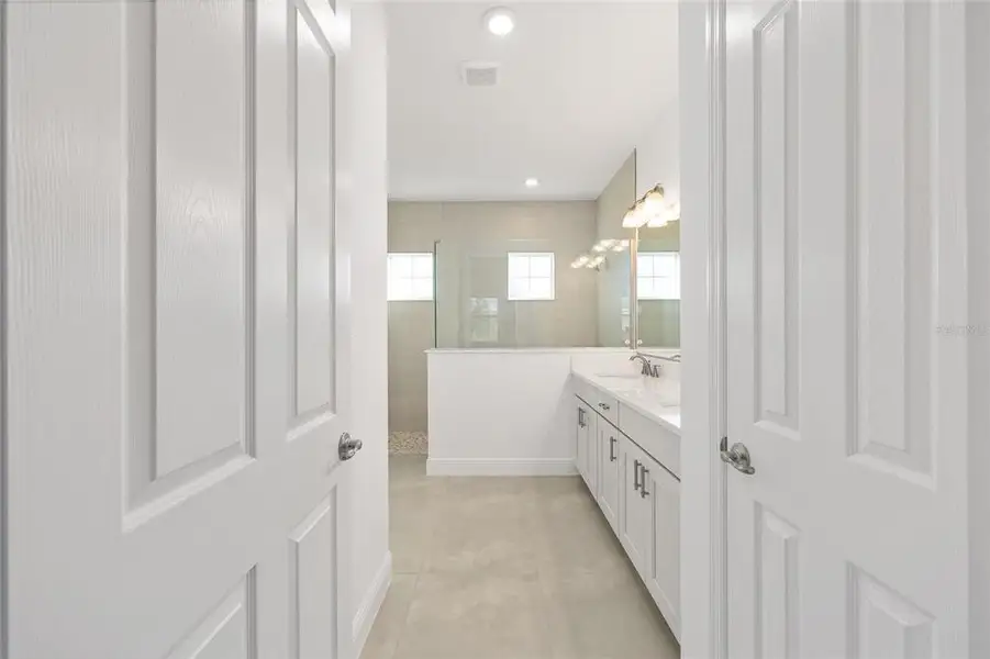 Furnished interior view inside a new home in , Ocala (Image 10).