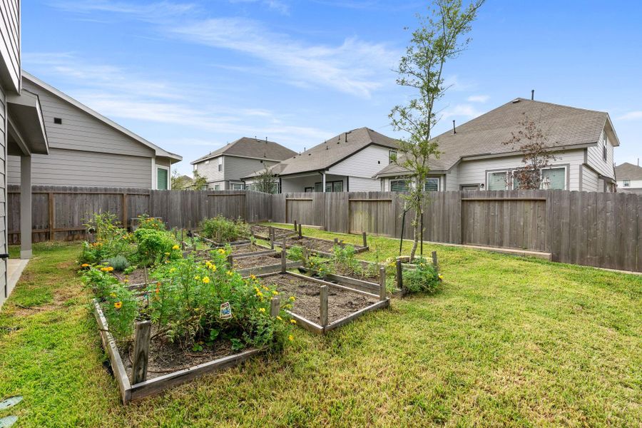 Front exterior of a new home in Madison Bend, Conroe, TX, highlighting curb appeal (Image 1). Front exterior of a new home in Madison Bend, Conroe, TX, highlighting curb appeal (Image 1).