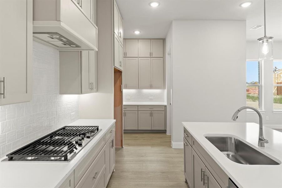 10. 5413 Archeron - Kitchen (3)