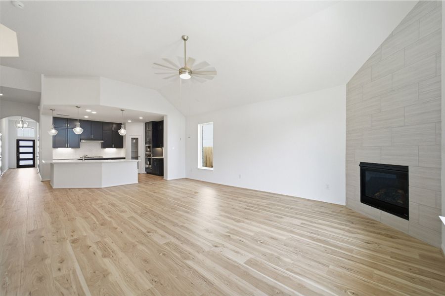 Spacious, unfurnished interior of a new home in Sunfield, Mustang Ridge (Image 51).