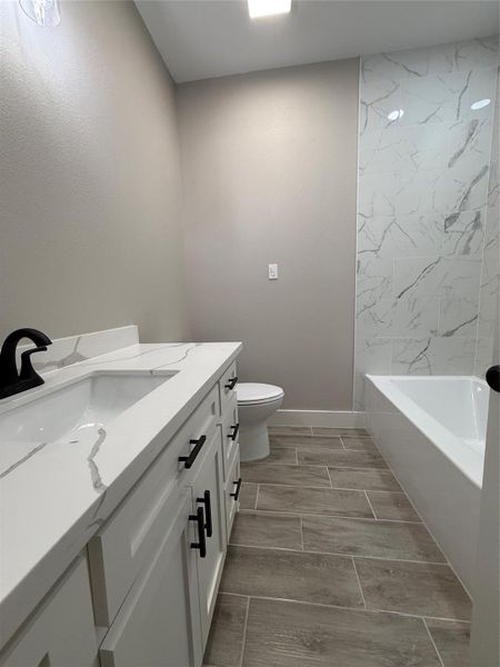 Furnished interior view inside a new home in , Vidor (Image 9).