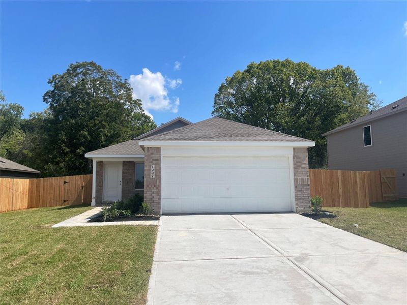 *Pics are not of actual home. They are a representative of a home of the same floor plan* *Pics are not of actual home. They are a representative of a home of the same floor plan*