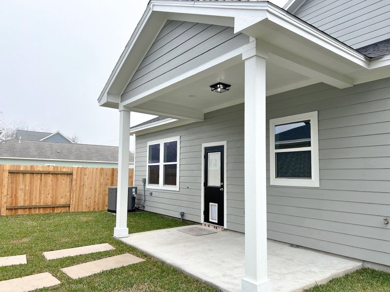 Exterior details and patio area of a home in Diamond Hill Collection, Victoria (Image 33).