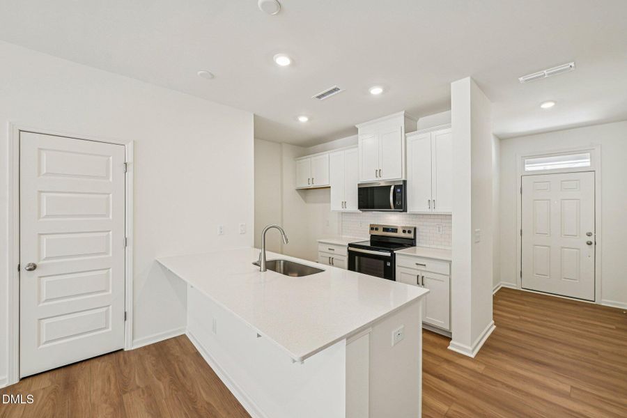 12-web-or-mls-Parker Ln-S1202-012 12-web-or-mls-Parker Ln-S1202-012