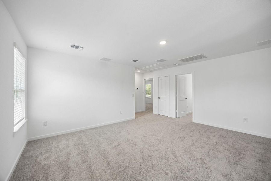 Spacious, unfurnished interior of a new home in Pulte Homes at Two Step Farm, Montgomery (Image 24).