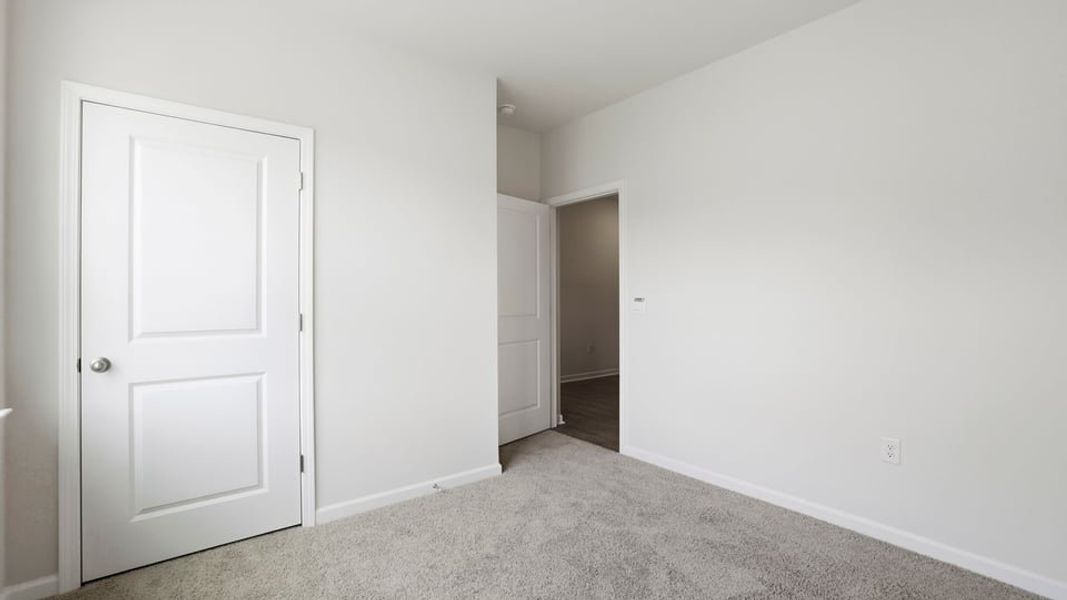 Spacious, unfurnished interior of a new home in Sherwood Gardens, Landrum (Image 17).