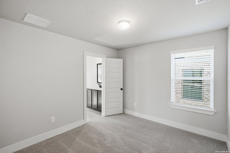 Spacious, unfurnished interior of a new home in Stillwater Ranch, San Antonio (Image 39).