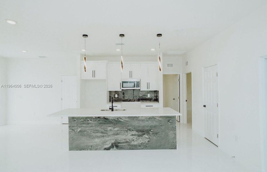 Image 6 of a home in .