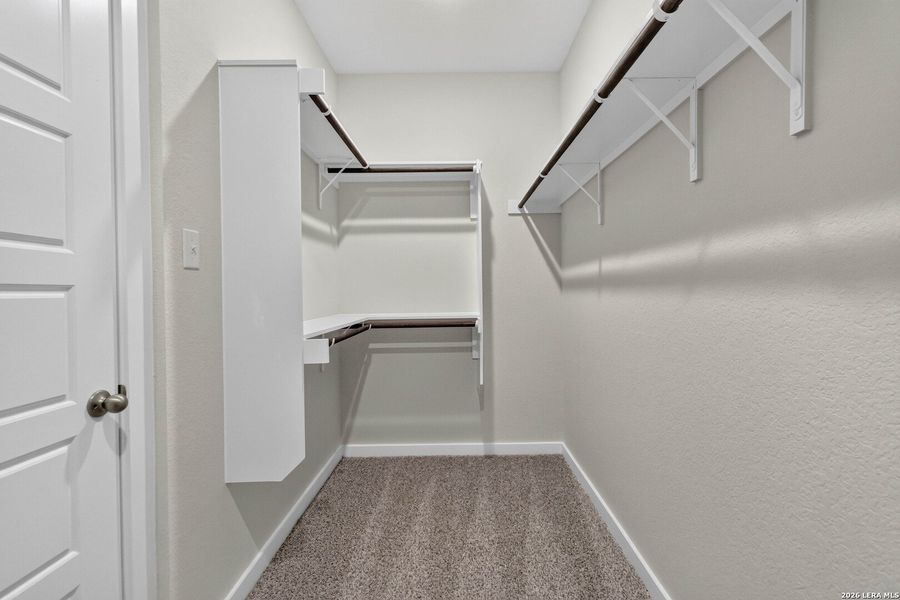 Spacious, unfurnished interior of a new home in Jordan's Ranch, San Antonio (Image 22).