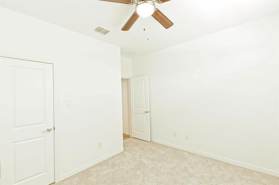 Spacious, unfurnished interior of a new home in Preserve at Honey Creek, McKinney (Image 14).