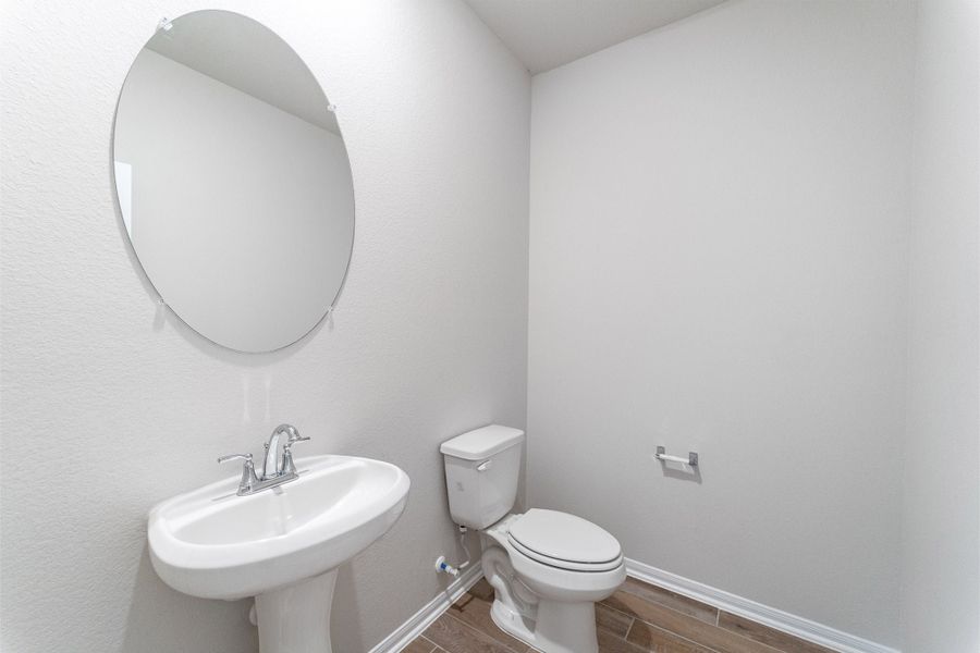 Furnished interior view inside a new home in Lago Mar, Texas City (Image 12).