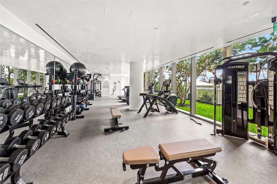 Community amenities in , Hallandale Beach (Image 50).