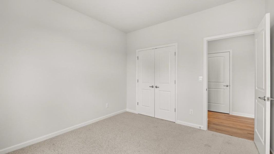 Spacious, unfurnished interior of a new home in Fairway 17 at Mirror Lake, Villa Rica (Image 15).