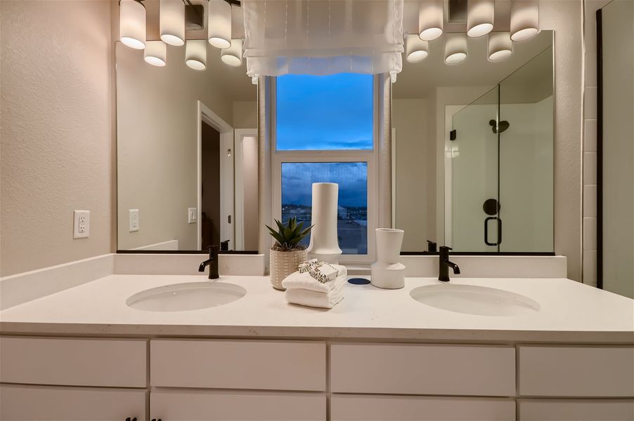 Primary Bathroom | Biscayne | Spring Valley | New Homes In Longmont, CO By Landsea Homes