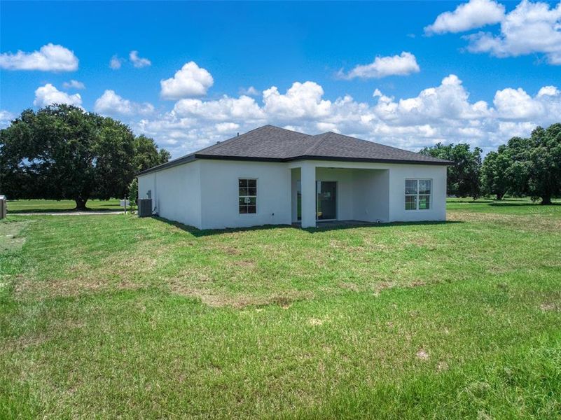 Exterior details and patio area of a home in , Sebring (Image 28).
