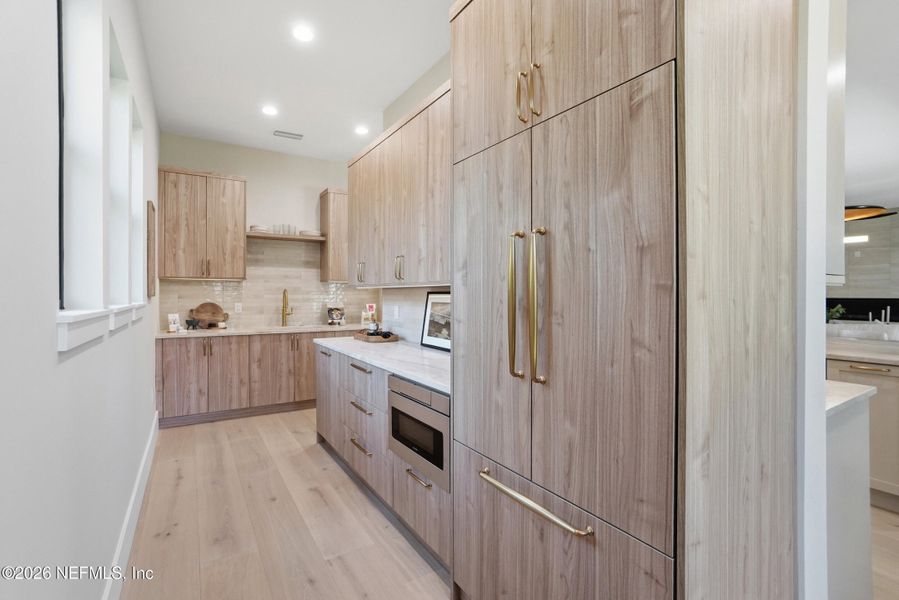 Furnished interior view inside a new home in , Atlantic Beach (Image 10).