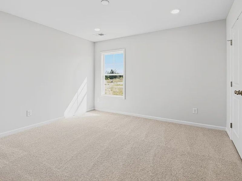 Spacious, unfurnished interior of a new home in Portrait Hills, Aiken (Image 7).
