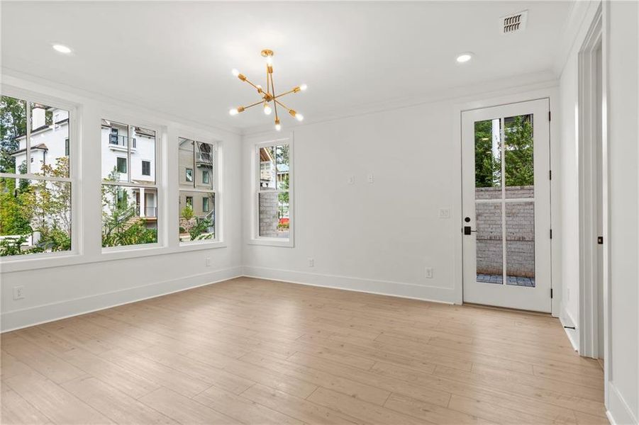 Spacious, unfurnished interior of a new home in Park Walke, Alpharetta (Image 15).