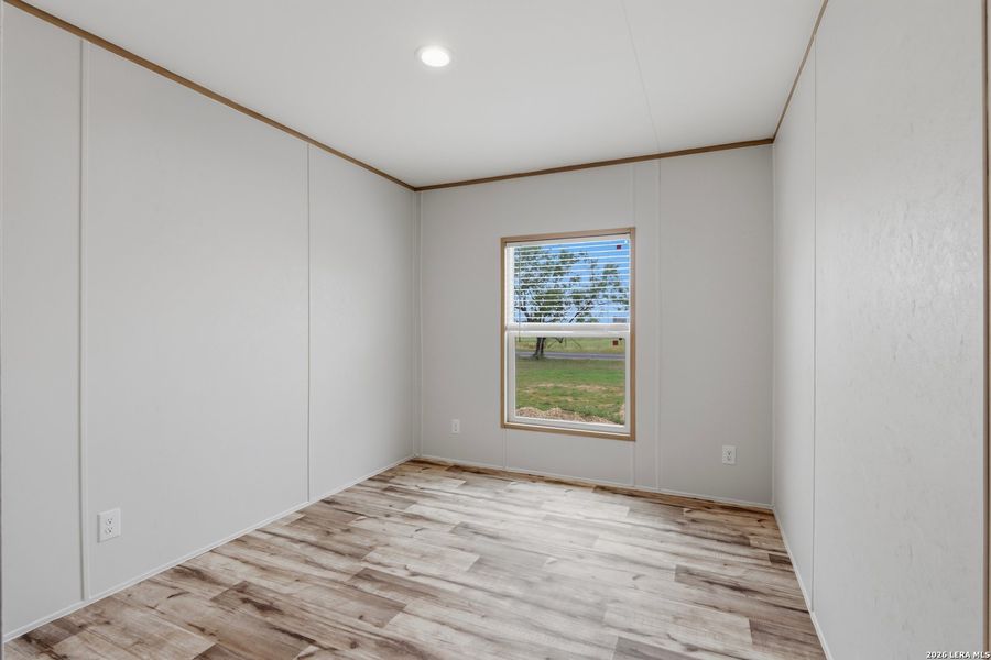 Spacious, unfurnished interior of a new home in , Atascosa (Image 19).