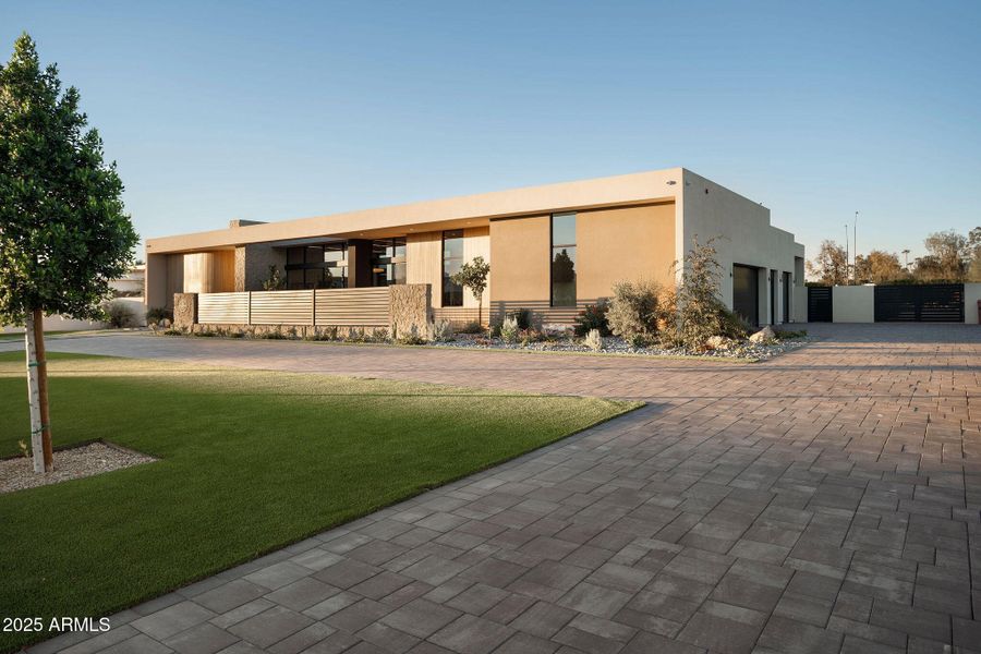 7034 E Paradise Dr 7034 E Paradise Dr