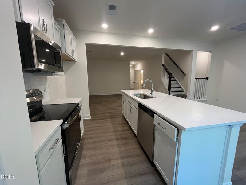 Kitchen w/stainless range/microwave Kitchen w/stainless range/microwave