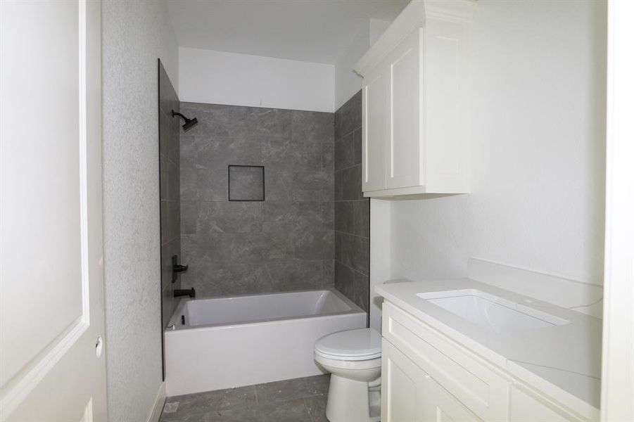 Furnished interior view inside a new home in , Tyler (Image 10).