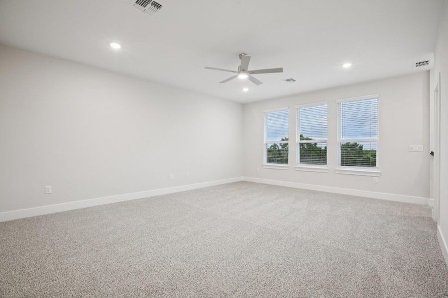 Spacious, unfurnished interior of a new home in 6 Creeks, Kyle (Image 19).