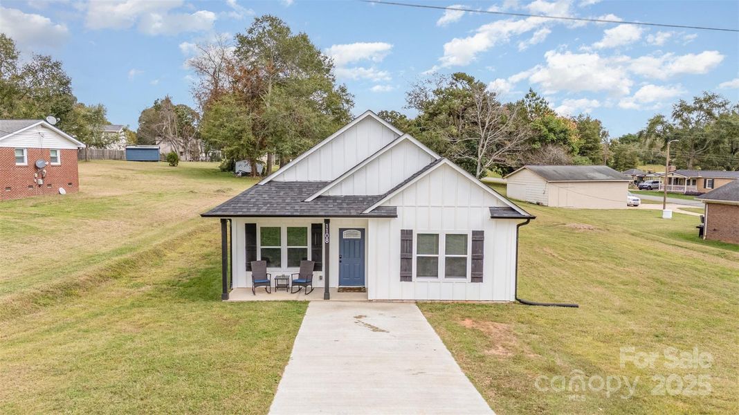 Front exterior of a new home in , Shelby, NC, highlighting curb appeal (Image 20). Front exterior of a new home in , Shelby, NC, highlighting curb appeal (Image 20).