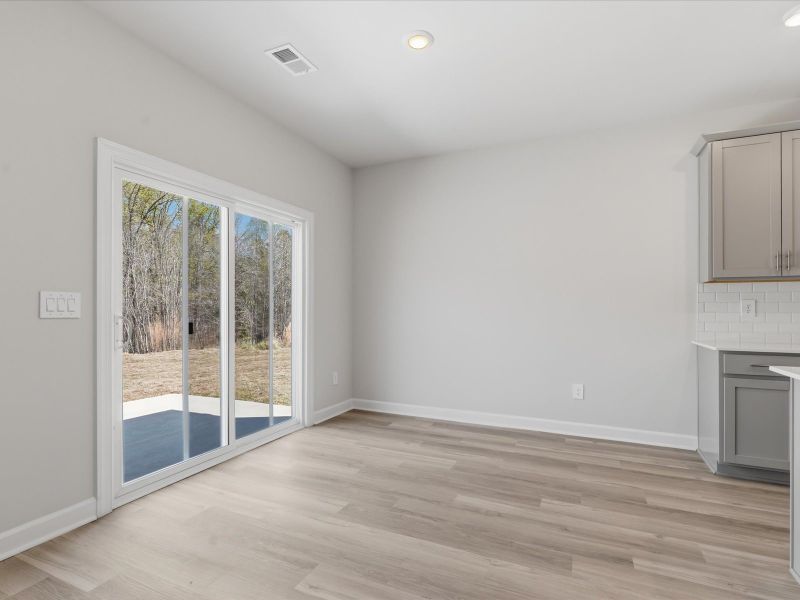 Spacious, unfurnished interior of a new home in Vickery Station, Woodruff (Image 13).