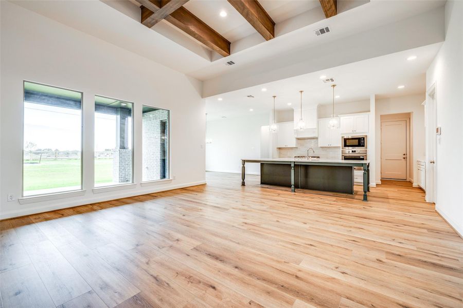 Spacious, unfurnished interior of a new home in Arborwood, Waller (Image 39).