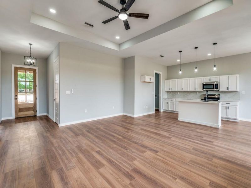 Spacious, unfurnished interior of a new home in , De Leon (Image 13).