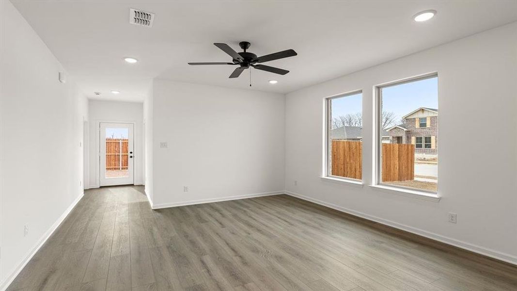 Spacious, unfurnished interior of a new home in Churchill 40s, Anna (Image 28). Spacious, unfurnished interior of a new home in Churchill 40s, Anna (Image 28).