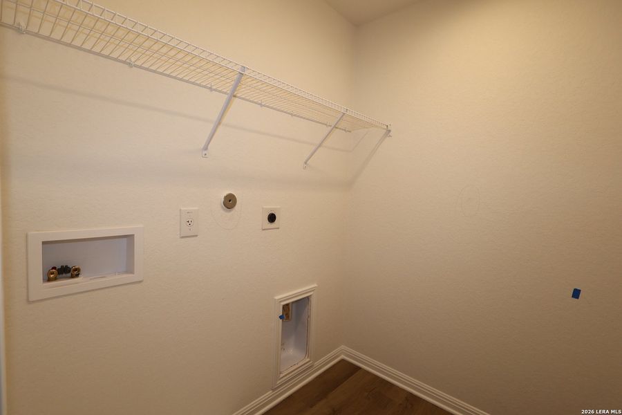 Spacious, unfurnished interior of a new home in Verano Farms, Von Ormy (Image 32).