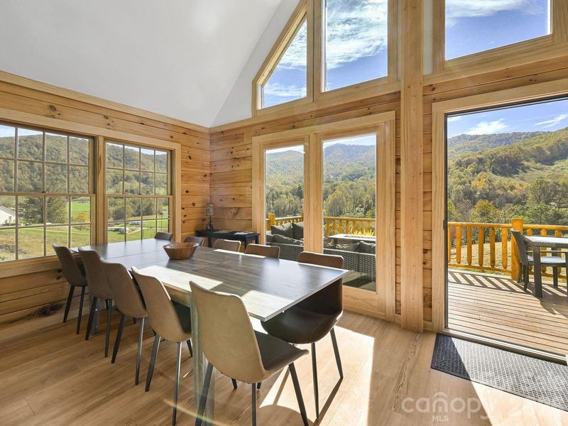 Community amenities in , Canton (Image 29).