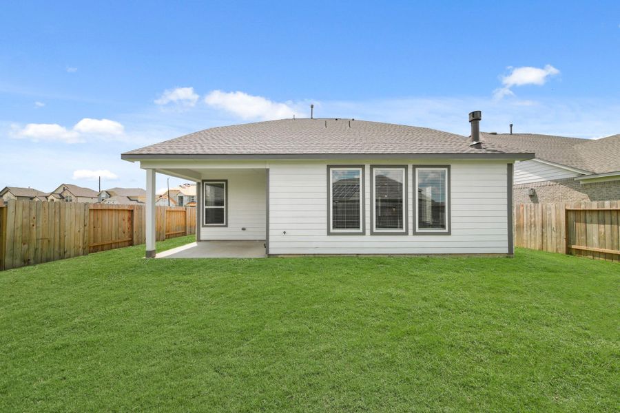 Front exterior of a new home in Beacon Hill, Waller, TX, highlighting curb appeal (Image 19). Front exterior of a new home in Beacon Hill, Waller, TX, highlighting curb appeal (Image 19).