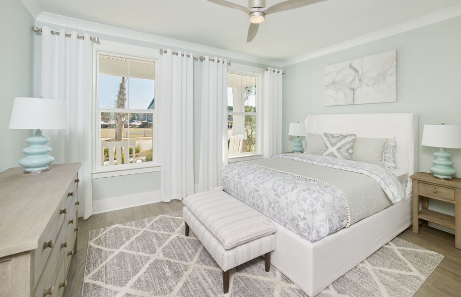 Secondary Bedroom with hardwood floors are perfect for relaxation. Secondary Bedroom with hardwood floors are perfect for relaxation.