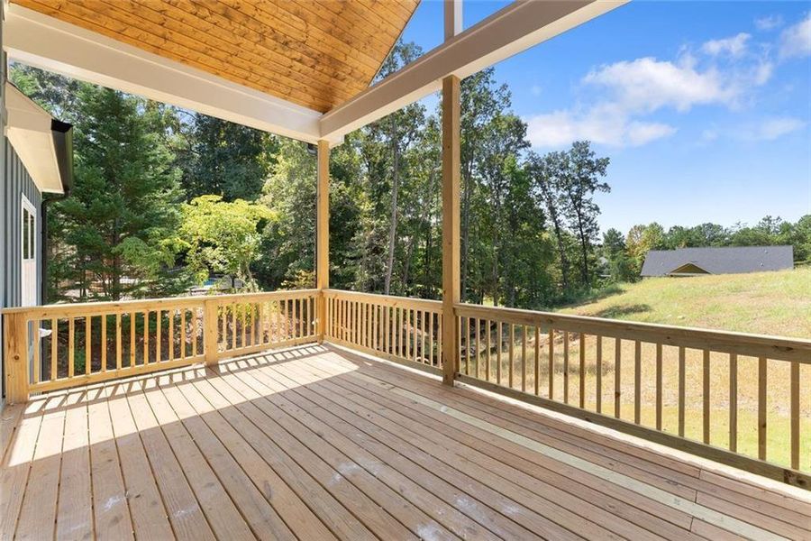 Exterior details and patio area of a home in , Gainesville (Image 22).