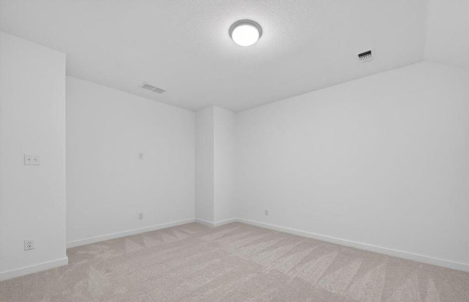 Spacious, unfurnished interior of a new home in Hillstead, Lavon (Image 25).