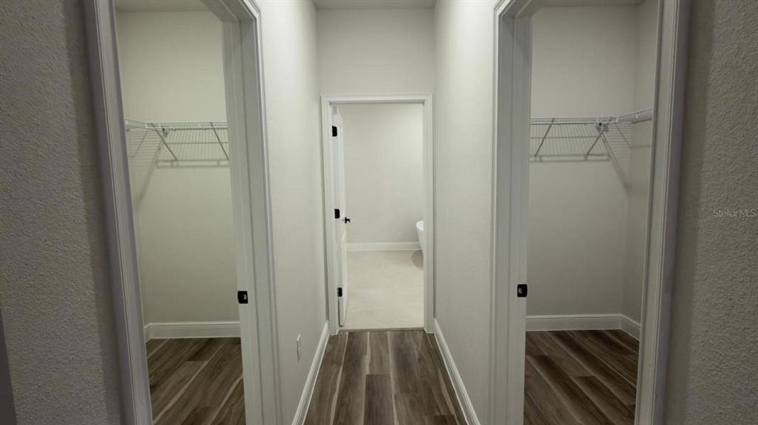 Spacious, unfurnished interior of a new home in , Ocala (Image 11).