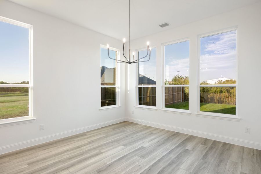 Spacious, unfurnished interior of a new home in Cambridge Crossing, Celina (Image 28).