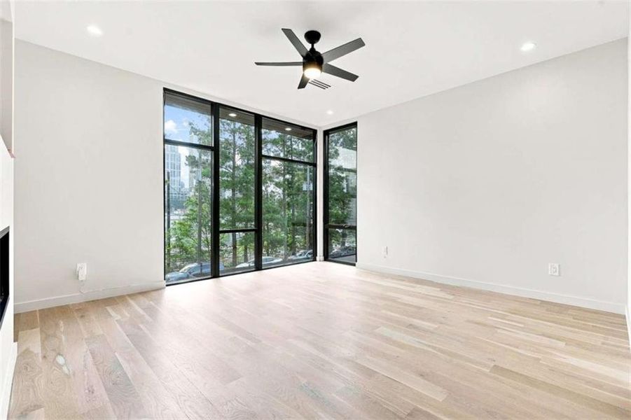Spacious, unfurnished interior of a new home in , Atlanta (Image 25).