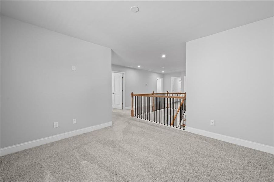 Spacious, unfurnished interior of a new home in Hawthorne Ridge, McDonough (Image 11).